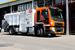 Camion laveur de bacs roulants
